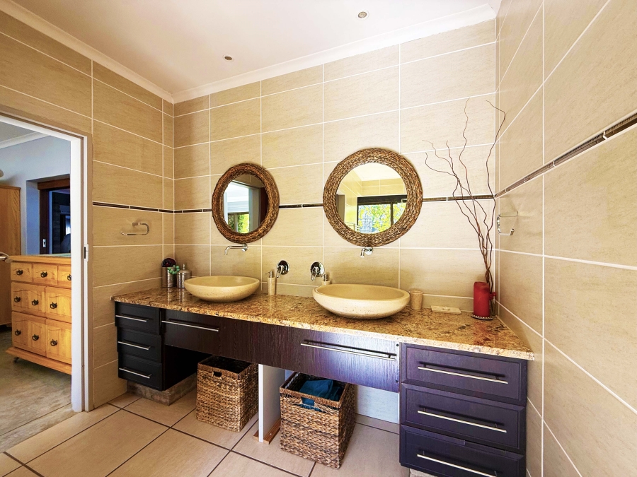 5 Bedroom Property for Sale in Viljoenskroon Rural Free State